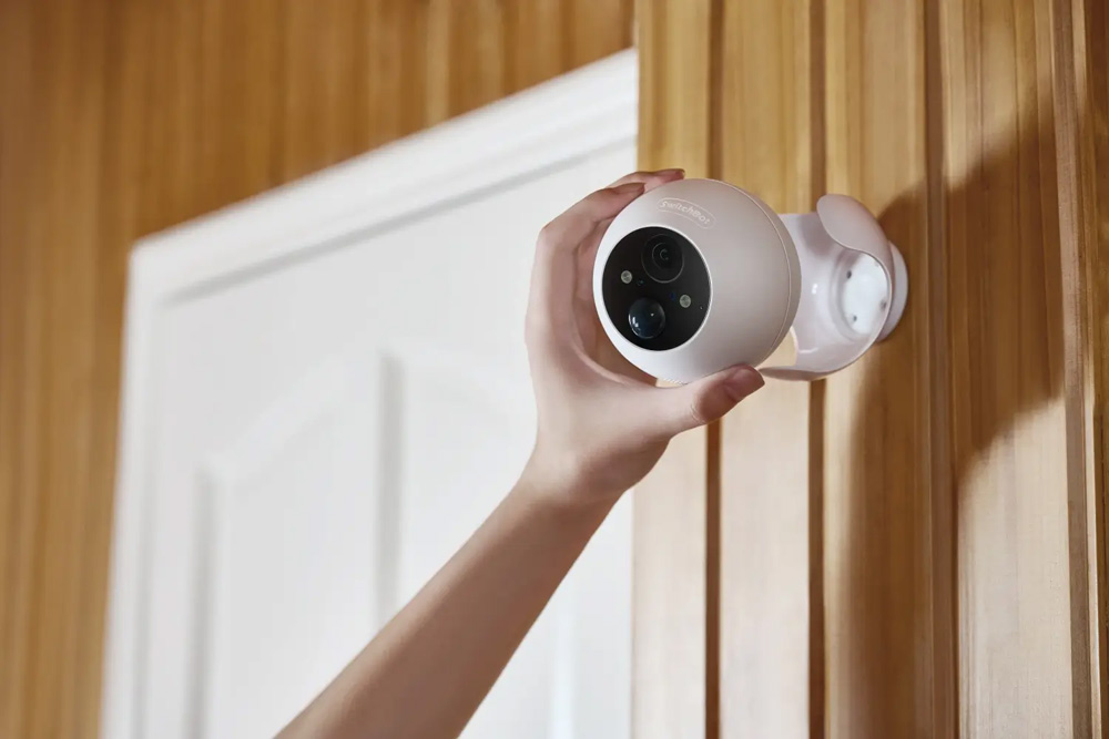 SwitchBot 屋外用防犯カメラ 3MP 野外カメラ 300万画素 W4102000 配線