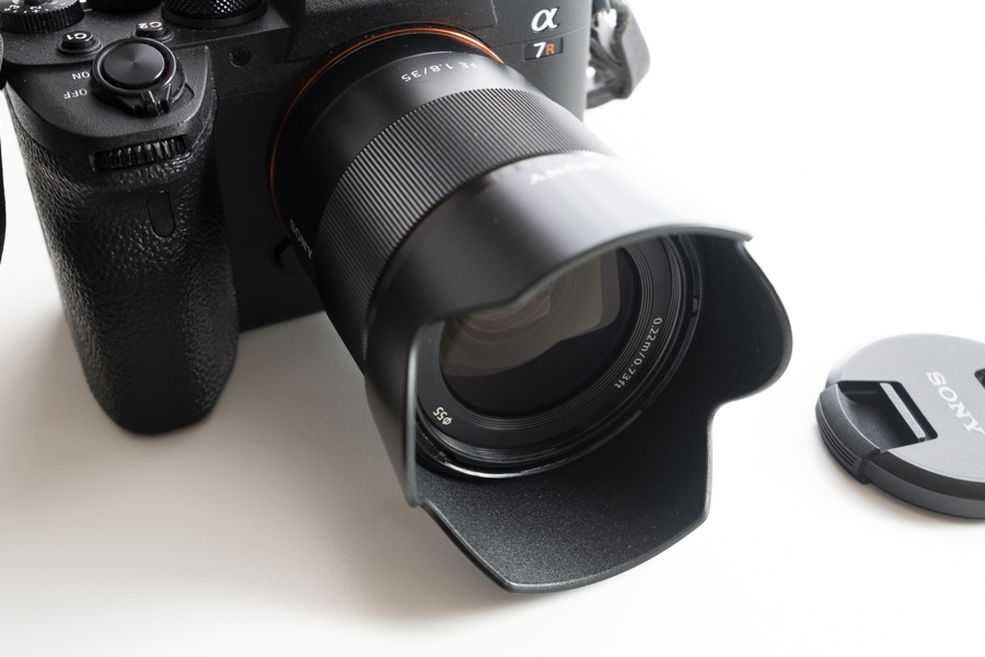 万能で小型・軽量の単焦点レンズ「 SONY FE 35mm F1.8」購入レビュー