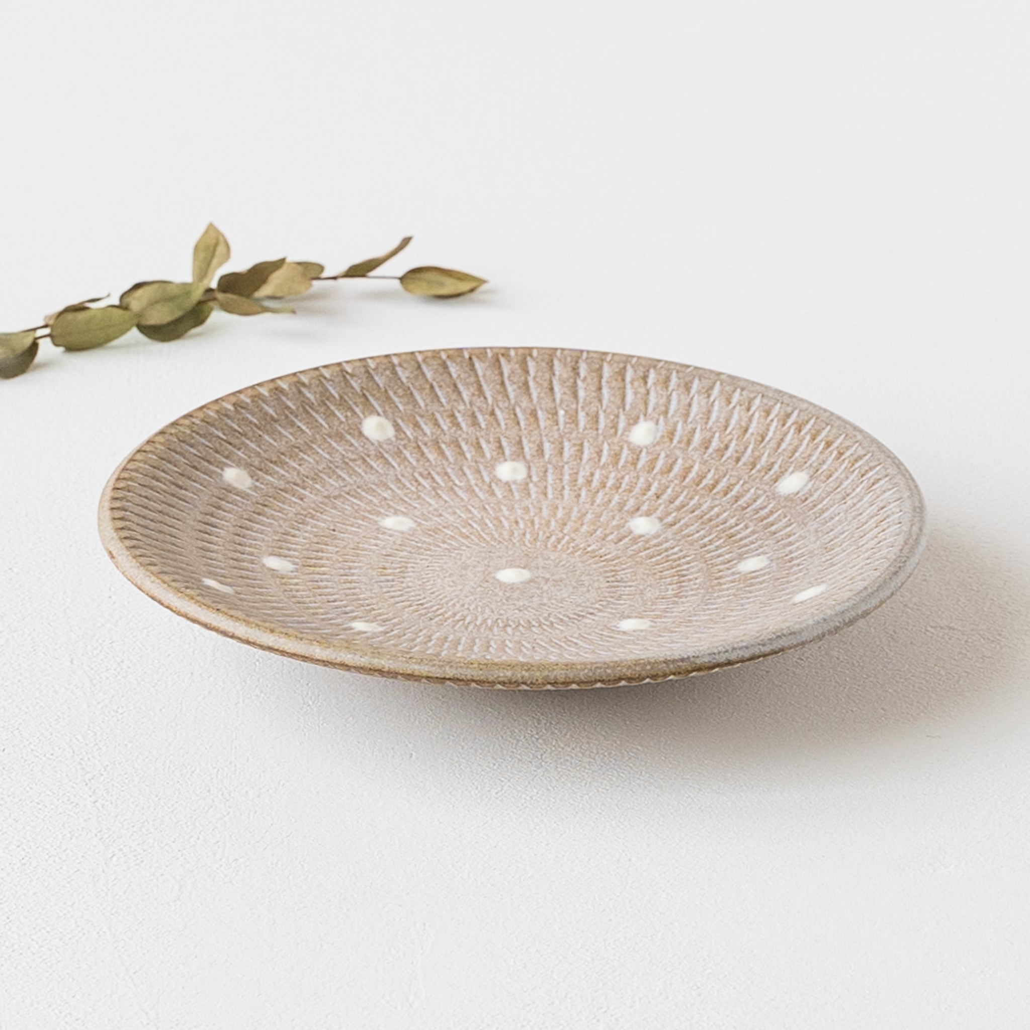 小石原焼 翁明窯元 小皿 15cm ドット マット｜和食器通販 四季折折