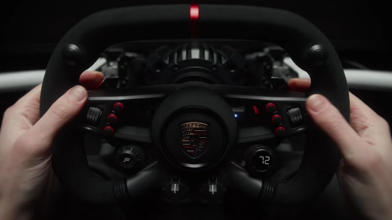 FanatecからPorscheデザインのステアリング、Porsche Vision GTが発売