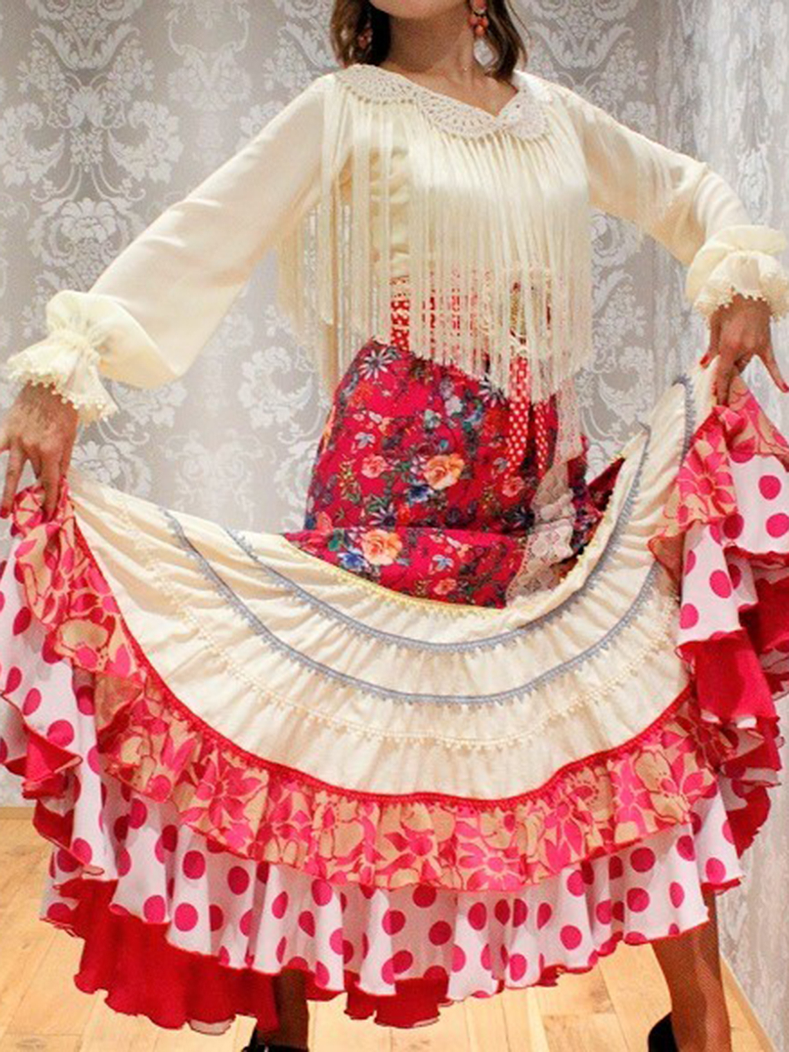 Sonia Johnes | フラメンコ衣装のソニア・ジョーンズ 公式ブランドサイト