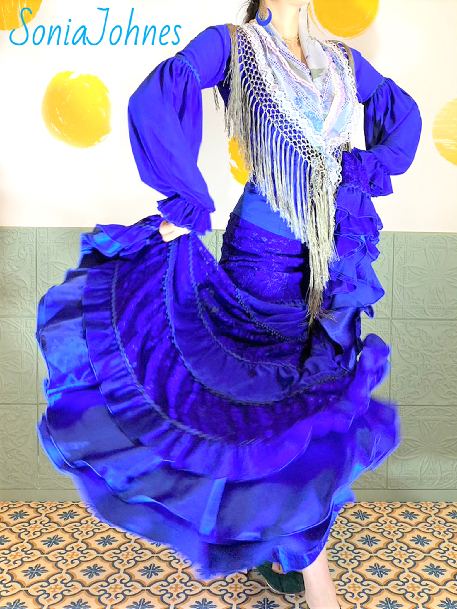 Sonia Johnes | フラメンコ衣装のソニア・ジョーンズ 公式ブランドサイト