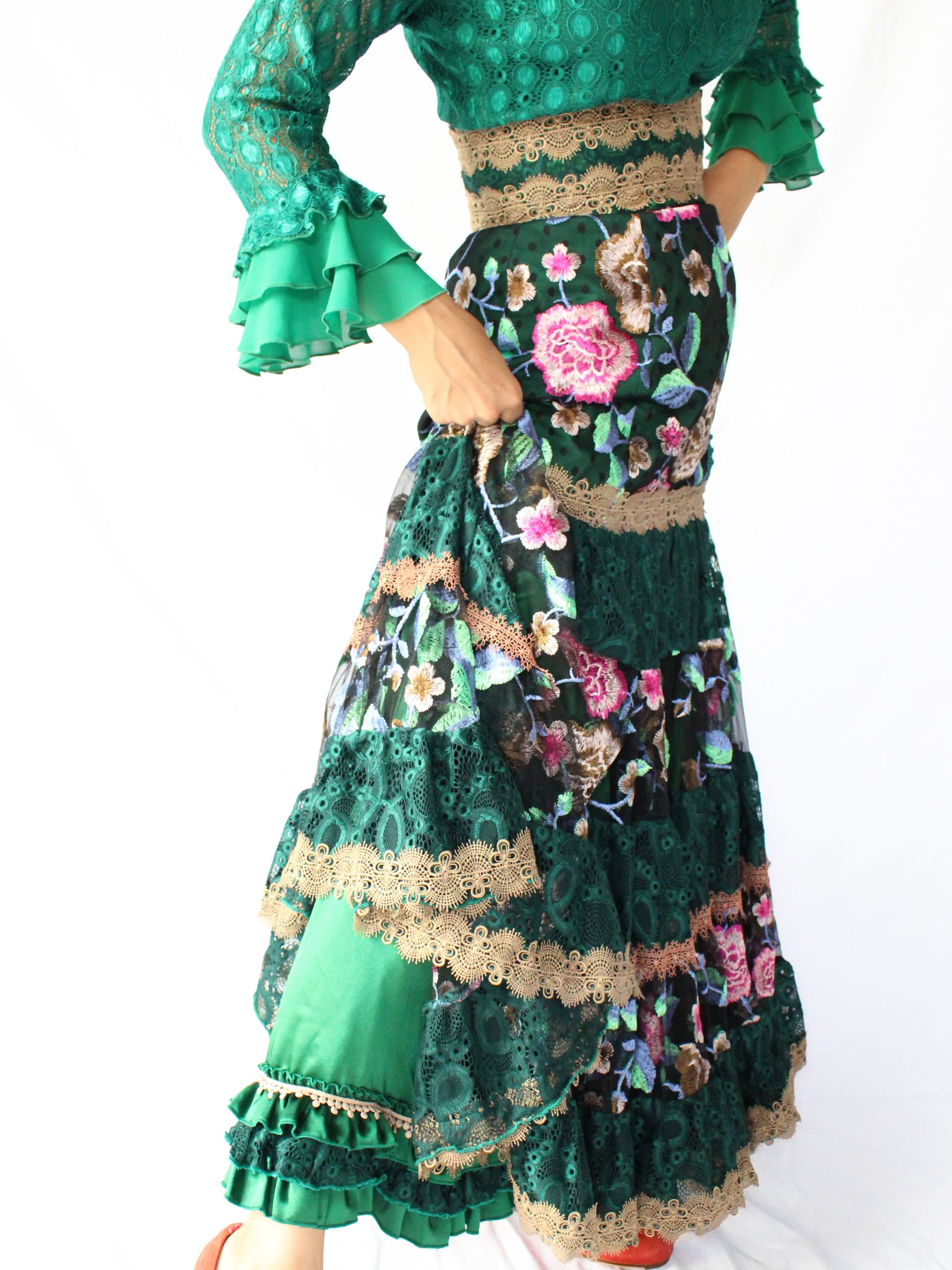 Sonia Johnes | フラメンコ衣装のソニア・ジョーンズ 公式ブランドサイト