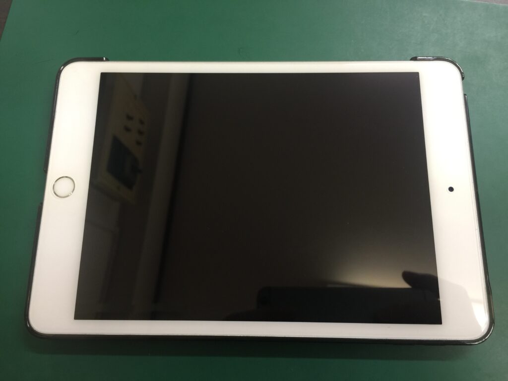 基板修理】突然画面が映らなくなって充電も何も反応がなく起動ができ