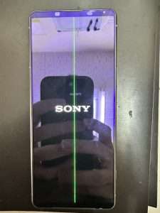 Xperia5IIIの画面に緑色の線が入ってしまう？！ | スマホスピタル神戸