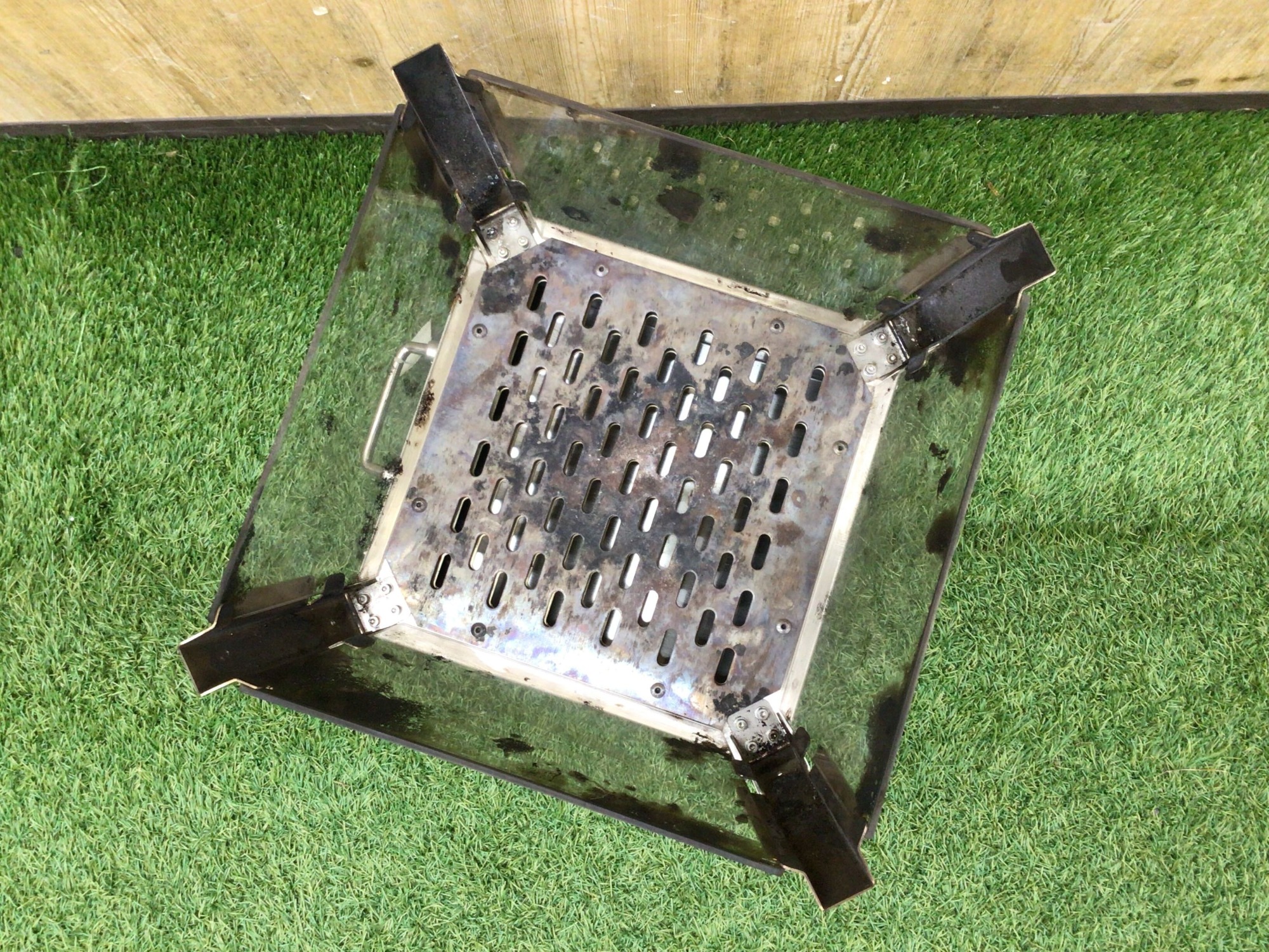 特徴的な素材！美しいキャンプシーンを演出。CAMVIL(ケムビル