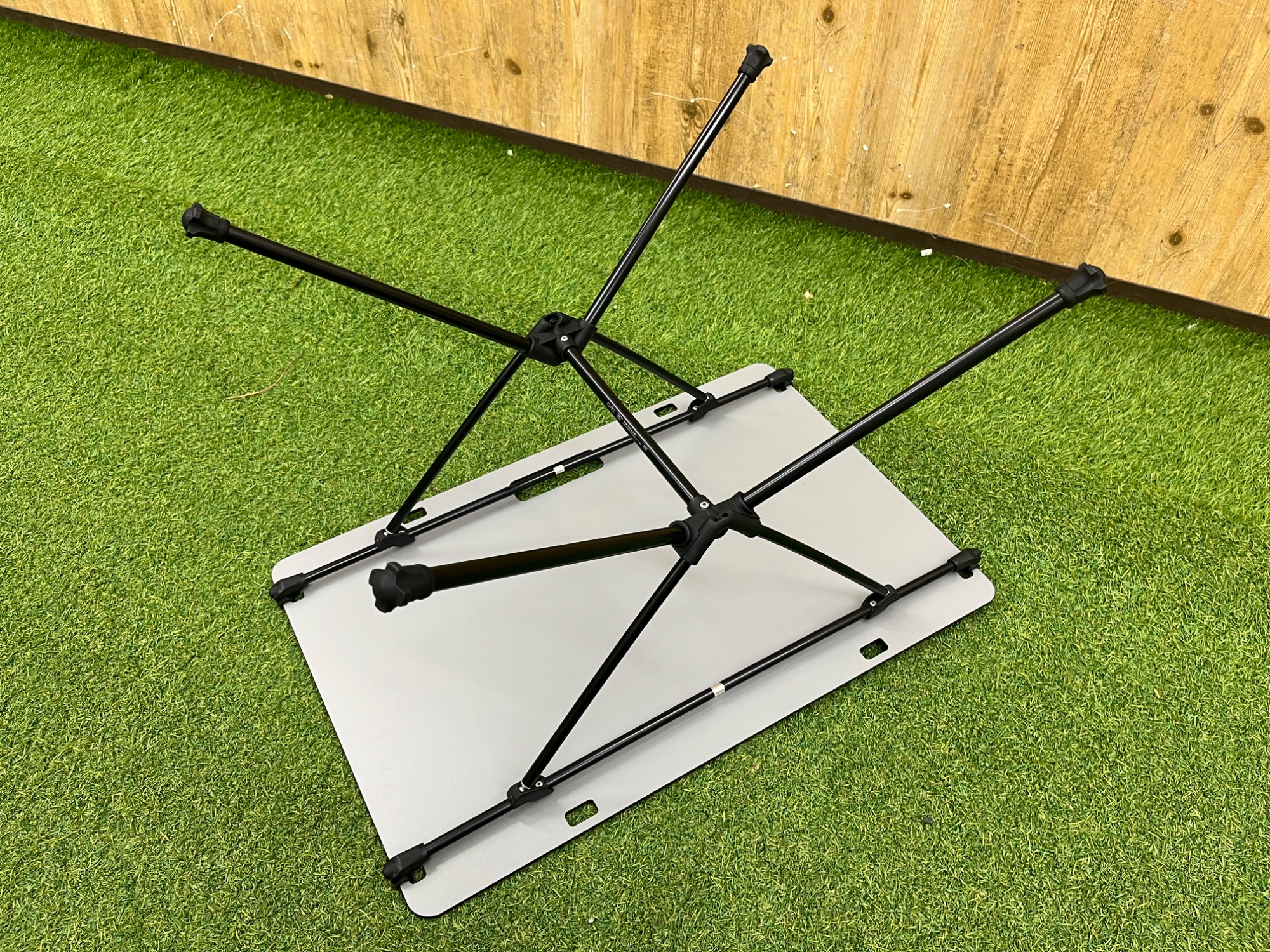 ネイバーフッドファン必見！ヘリノックスコラボのテーブルワンが入荷