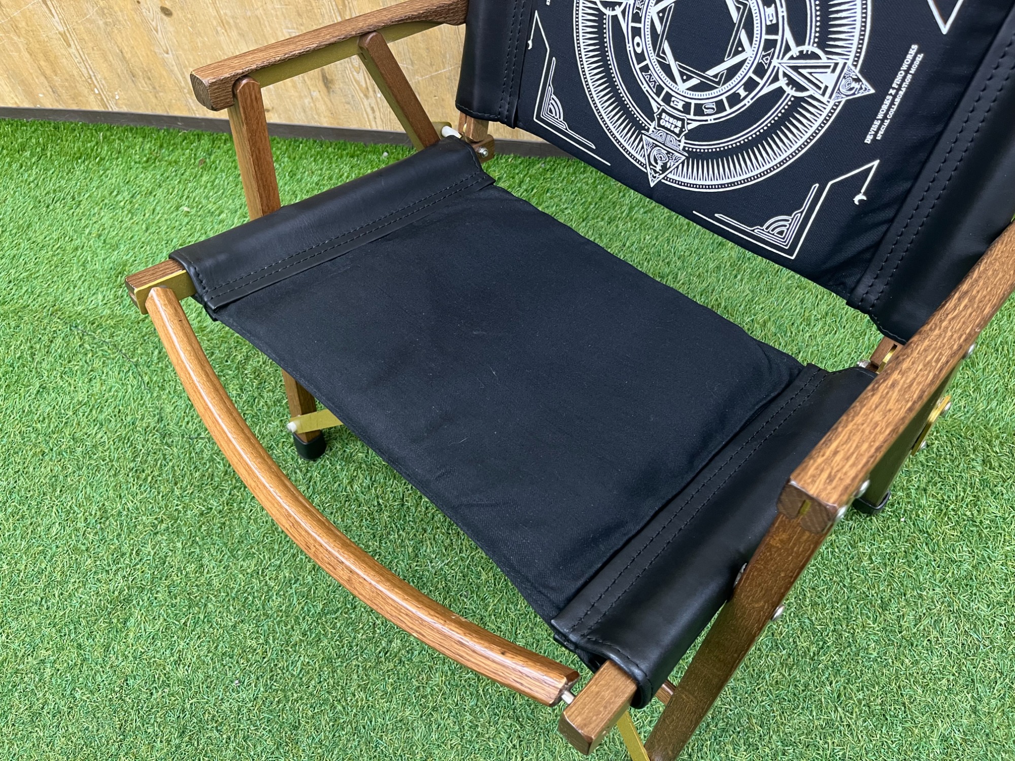 極上の座り心地！デバイスワークス×ピノワークスのDENIMNBARA