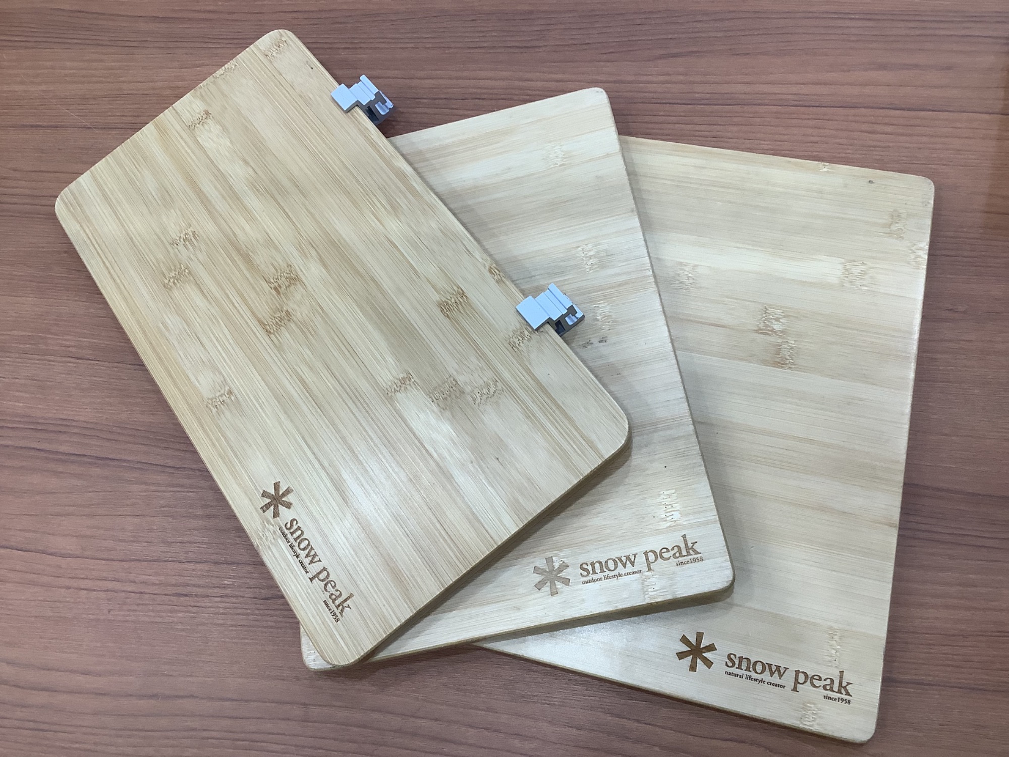 使い方はあなた次第！スノーピークのアイアングリルテーブルの魅力をご