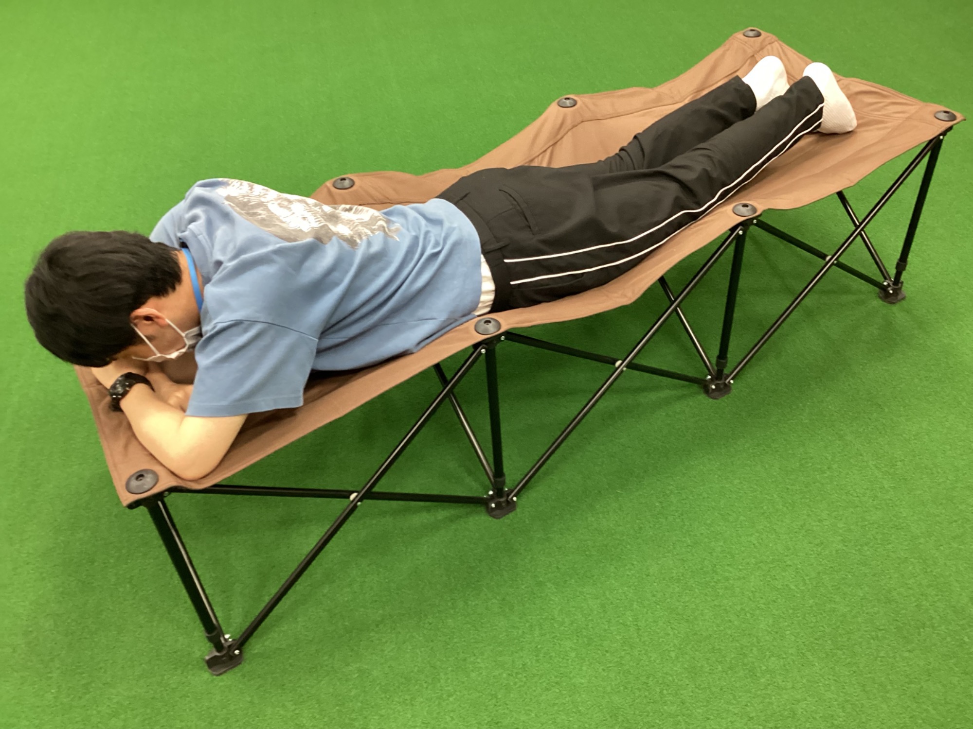 超簡単！ワンタッチで広げて終わり！ユニフレームのリラックスコット