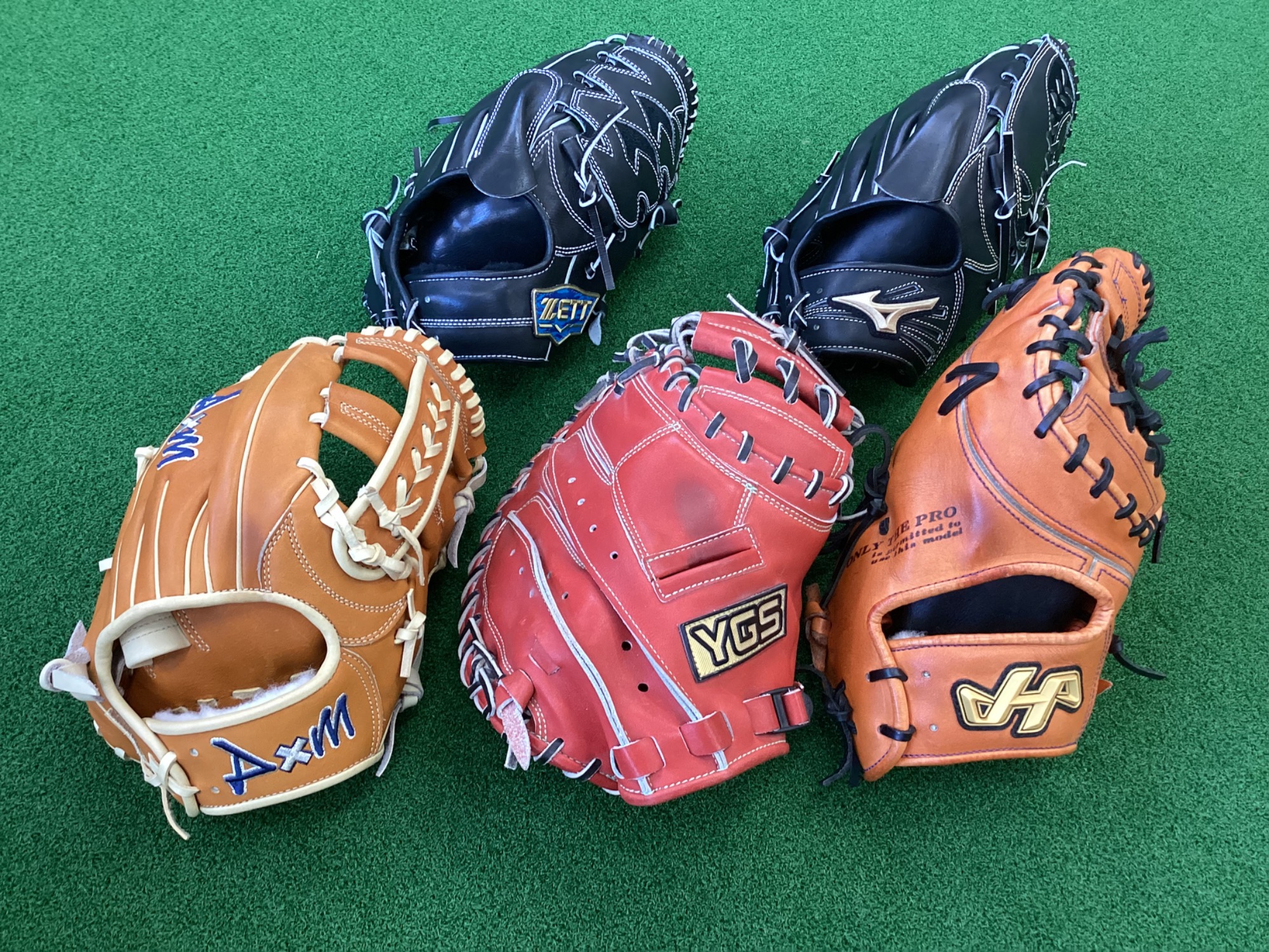 あの山本グラブスタジオなども！良品多数！！硬式グローブ紹介