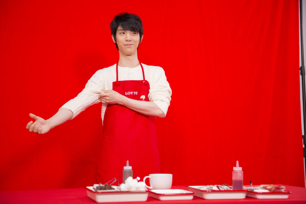 メイキング写真多数】羽生結弦、『ホットガーナ』新CMで“昔の自分”と