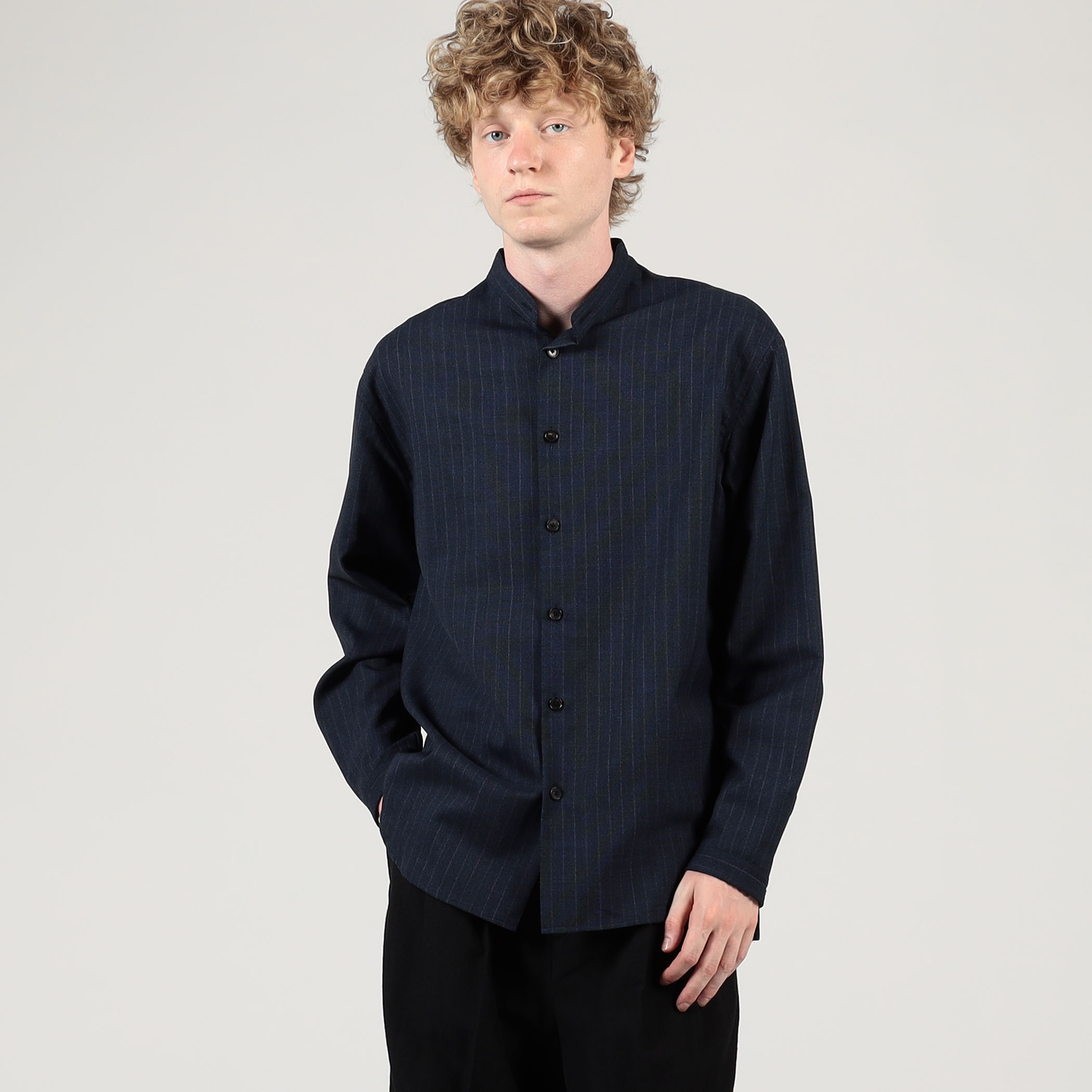 別注】The CLASIK MINIMAL COLLARLESS SHIRT｜トゥモローランド 公式通販