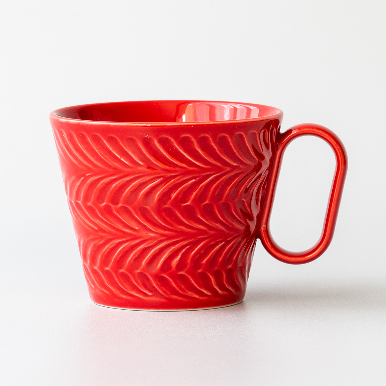 生涯を添い遂げるマグ 波佐見焼 ローズマリー レッド | Wired Beans