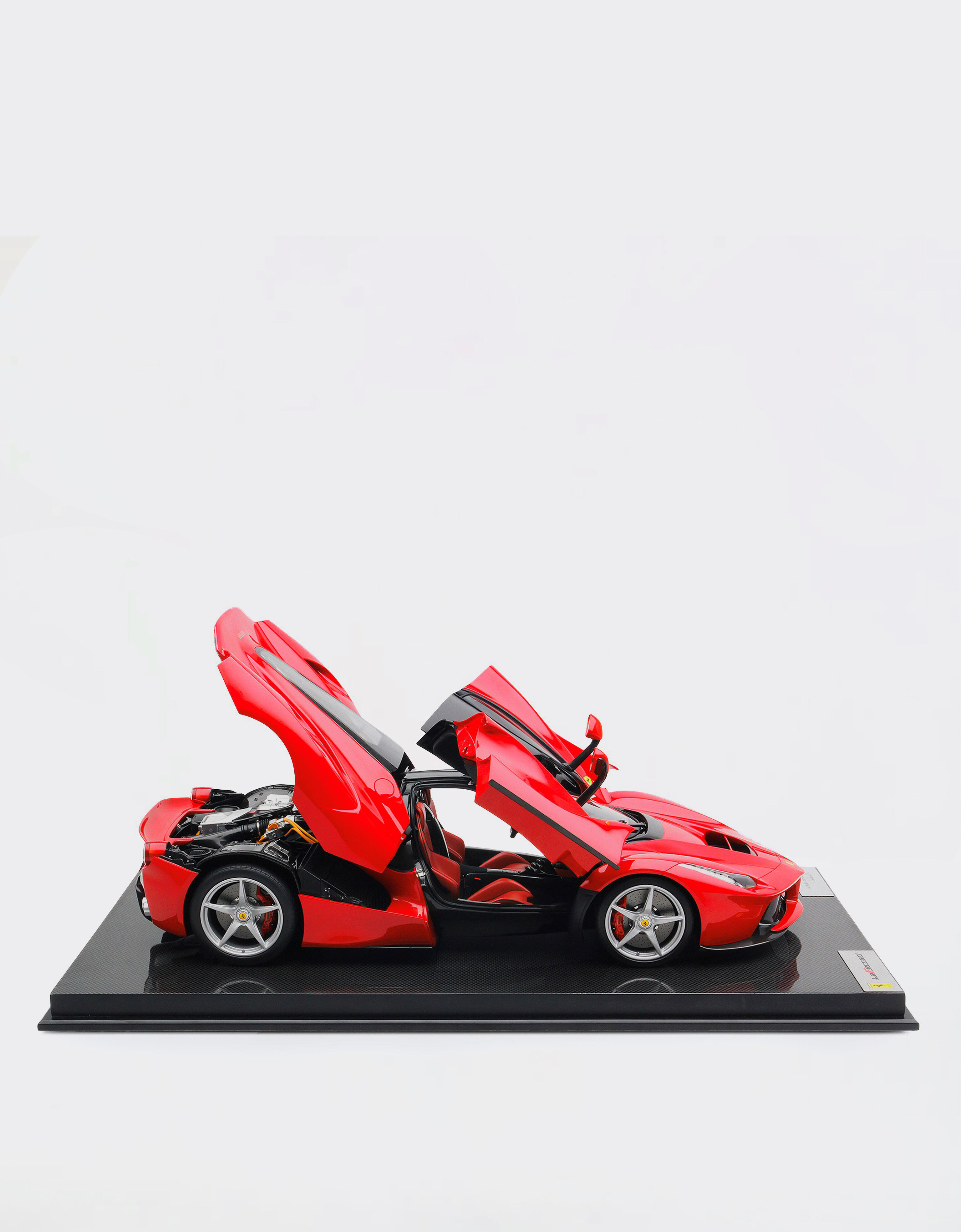LaFerrari model in 1:8 scale