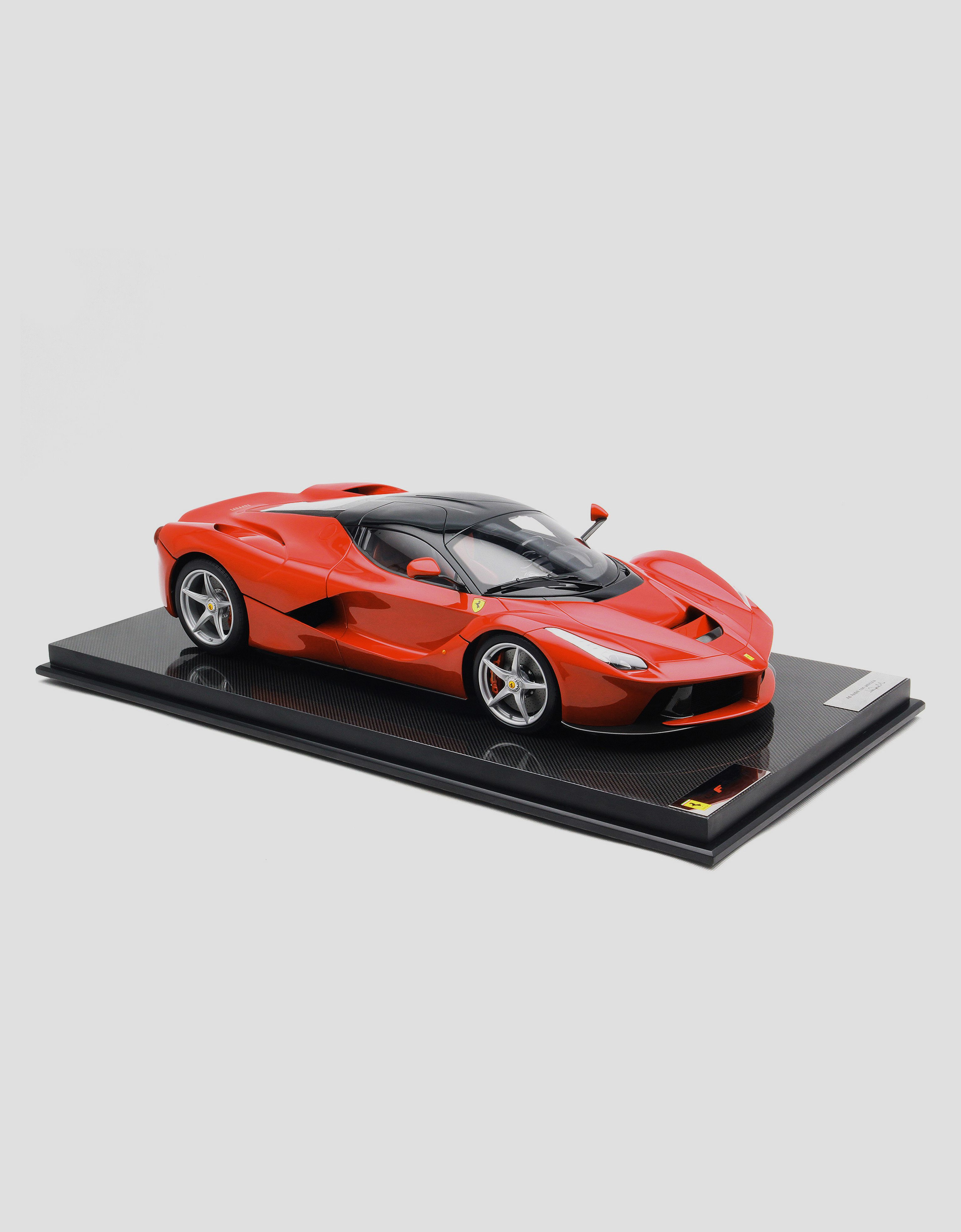 LaFerrari モデルカー 1:8スケール