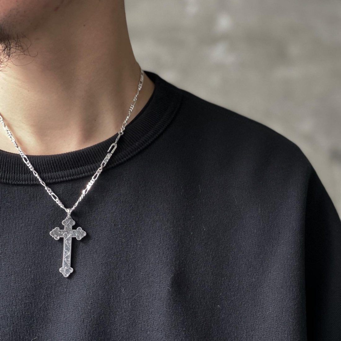 ANTIDOTE BUYERS CLUB / ENGRAVED LARGE CROSS PENDANT (RX-915)