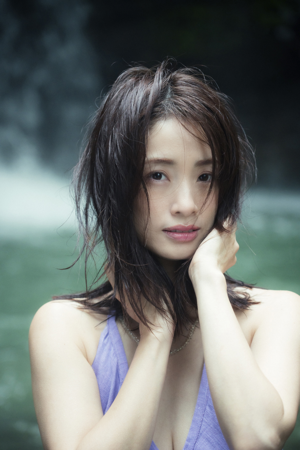 抽選販売】上戸彩さん『上戸彩写真集Midday Reverie』サイン本抽選販売