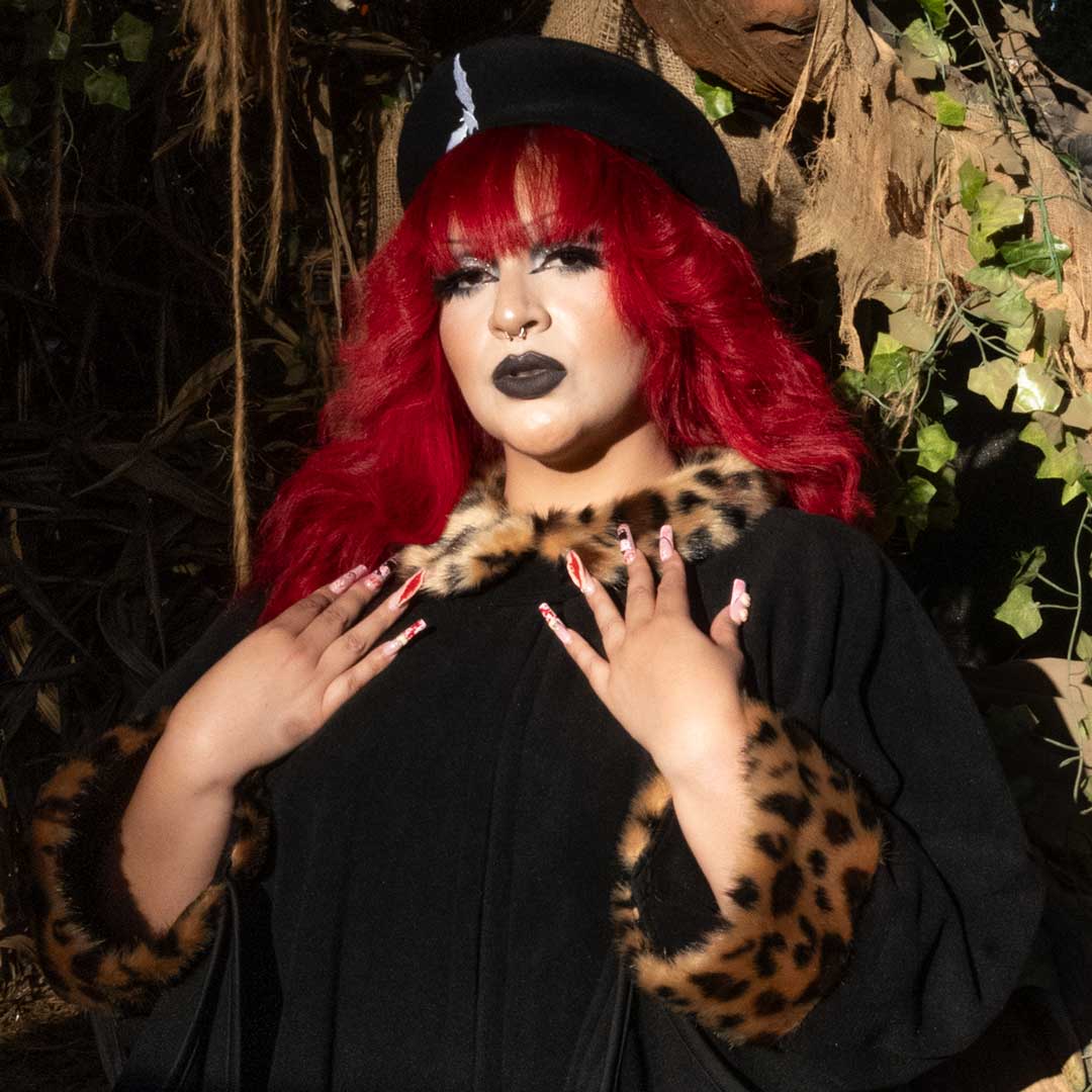 Glamour Ghoul Web Cape Leo Fur