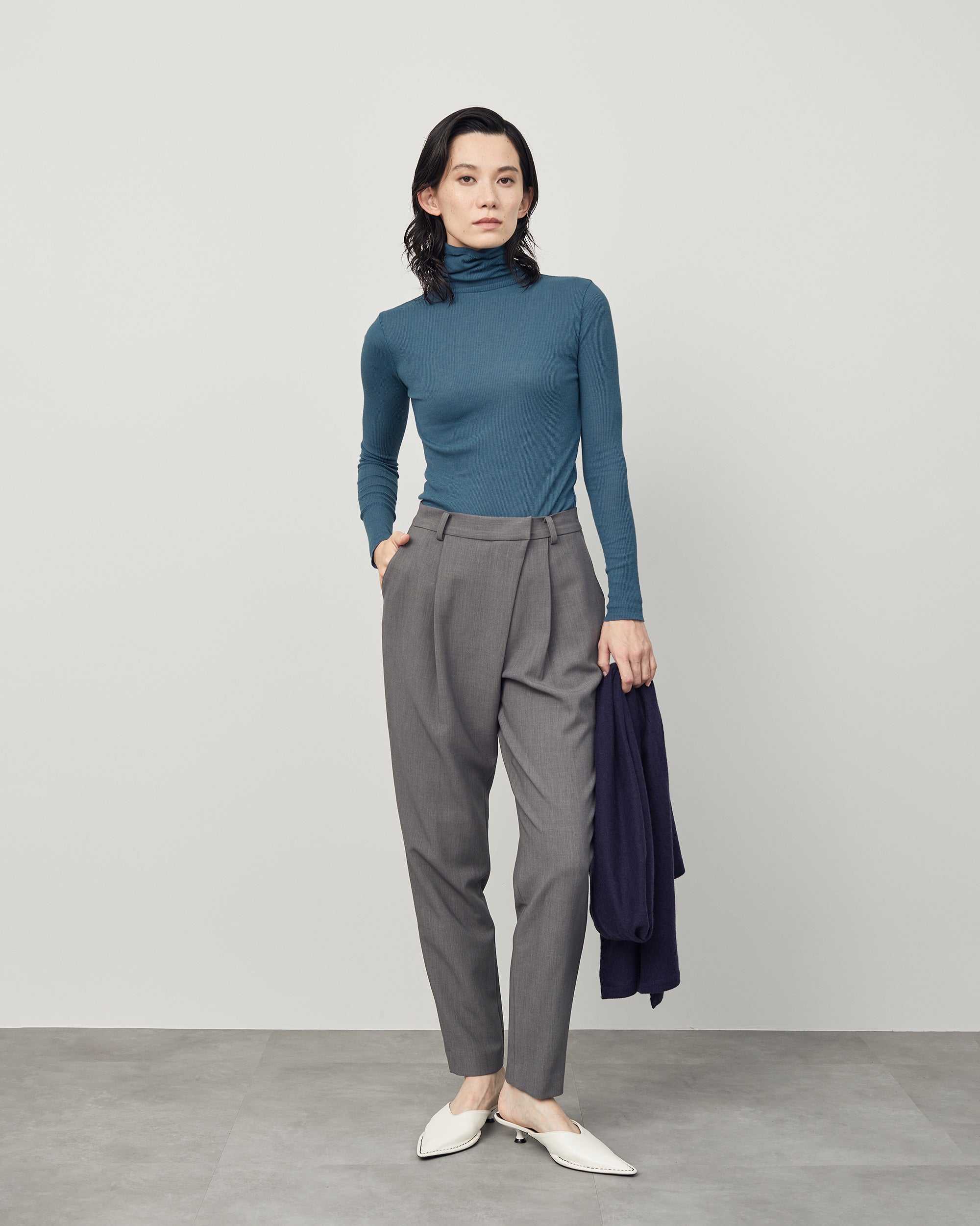 ウールライクタックパンツ - SOÉJU online store｜上質な大人の女性の