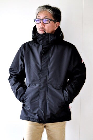 ダウンよりも保温性の高いプリマロフト採用 マナスタッシュ | ブルー