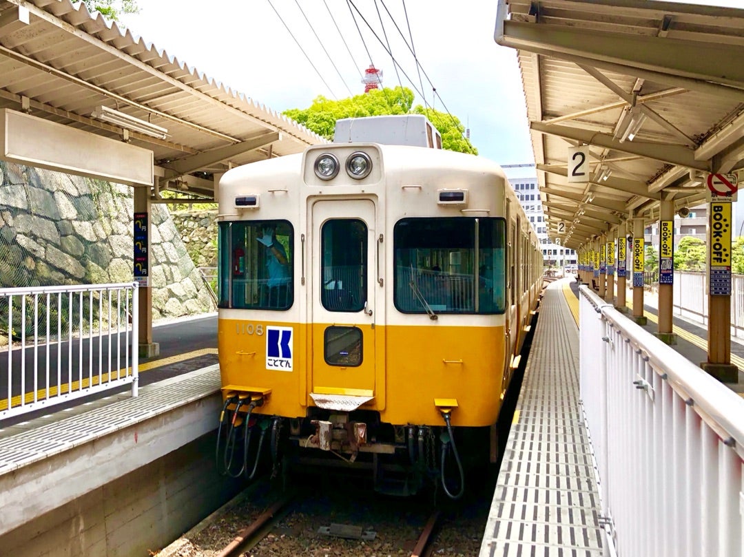 ことでん高松築港駅～フェリーで「猫島」へ / 香川を巡る旅2019-15