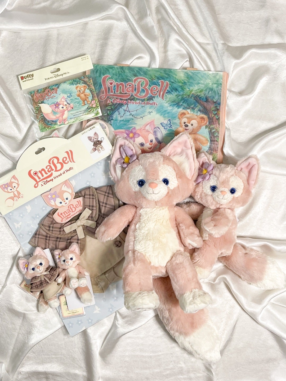 リーナ・ベルのショルダーバッグに入れているもの | Hatama Official Blog