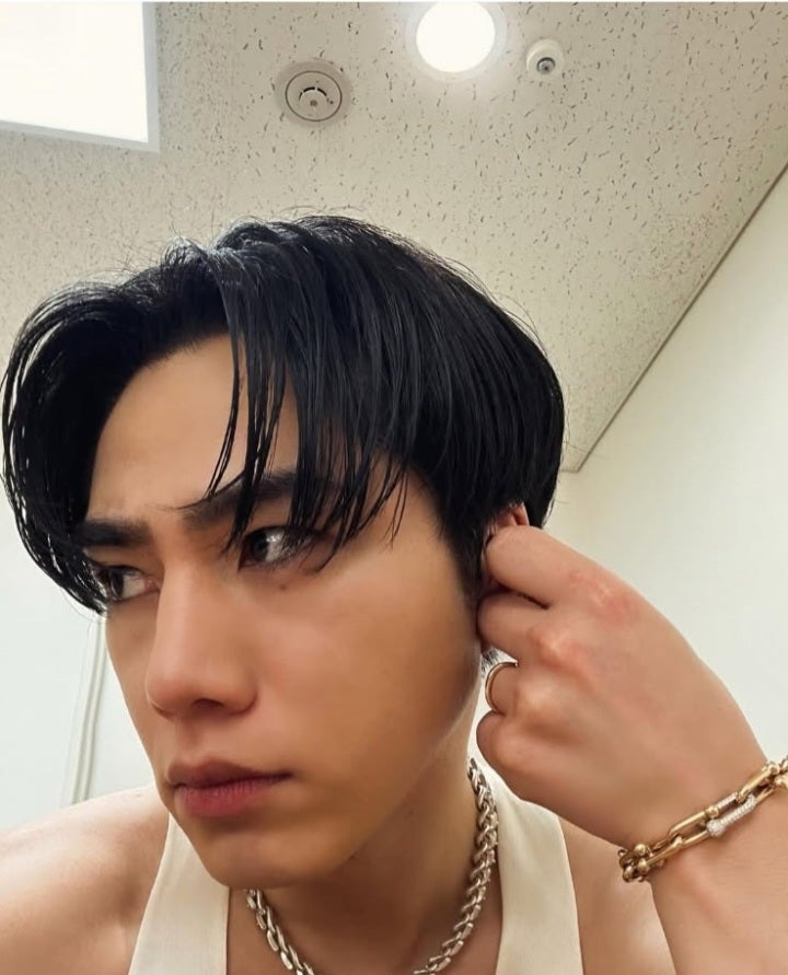 2024年2月1日❤️登坂広臣❤️OMI❤️公式Instagramより(顔。④枚
