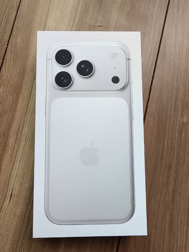 ビックカメラさんで発注のiPhone 17 Pro 256GB 到着 早速設定しよう