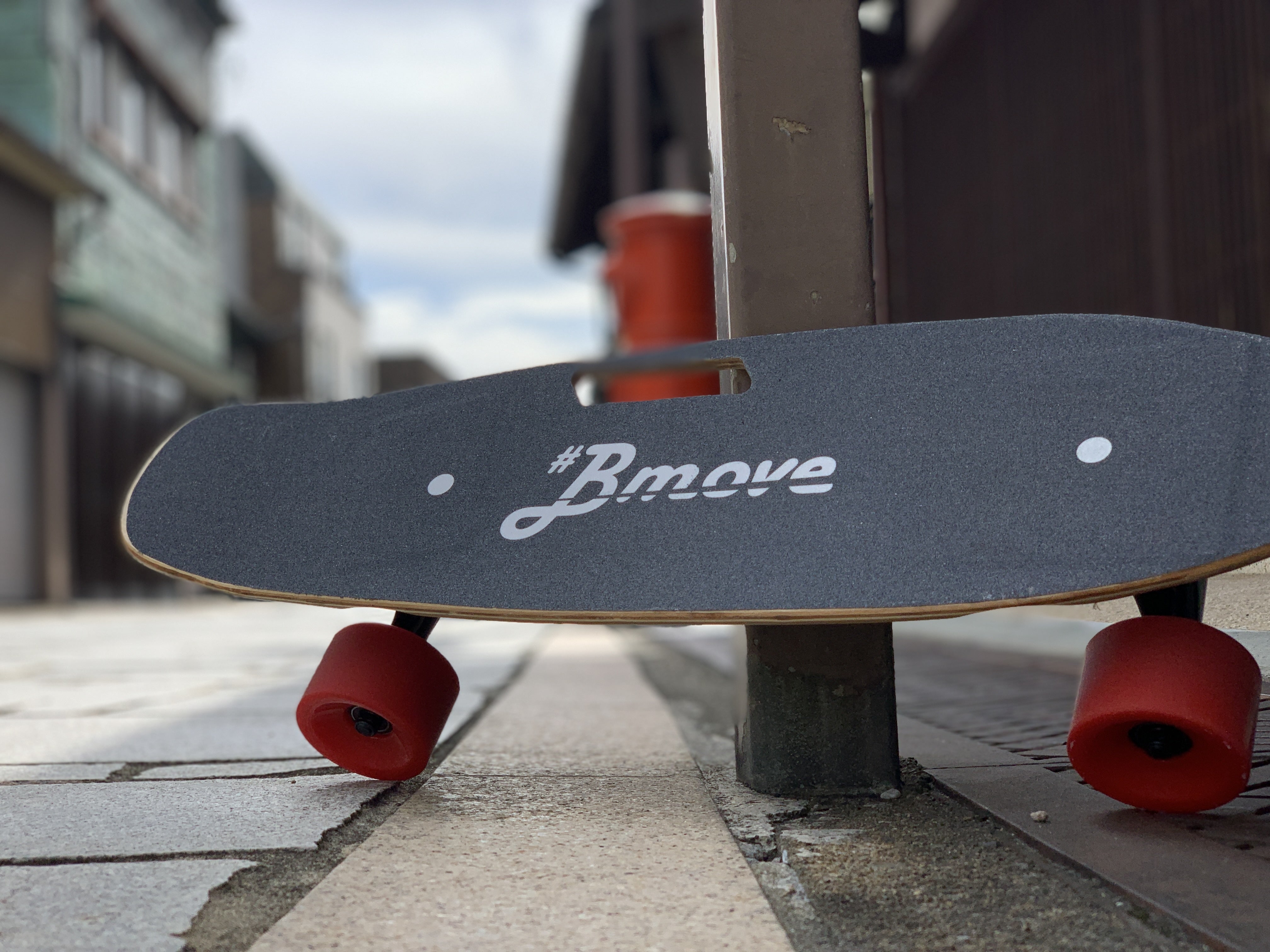 クルーザー スケボーの操作性をそのままに！電動アシストSK8「#Bmove
