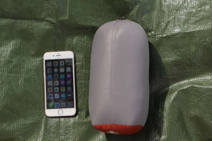 旅に車中泊に夏キャンプに！年中使えるモンベル「ダウンマルチ