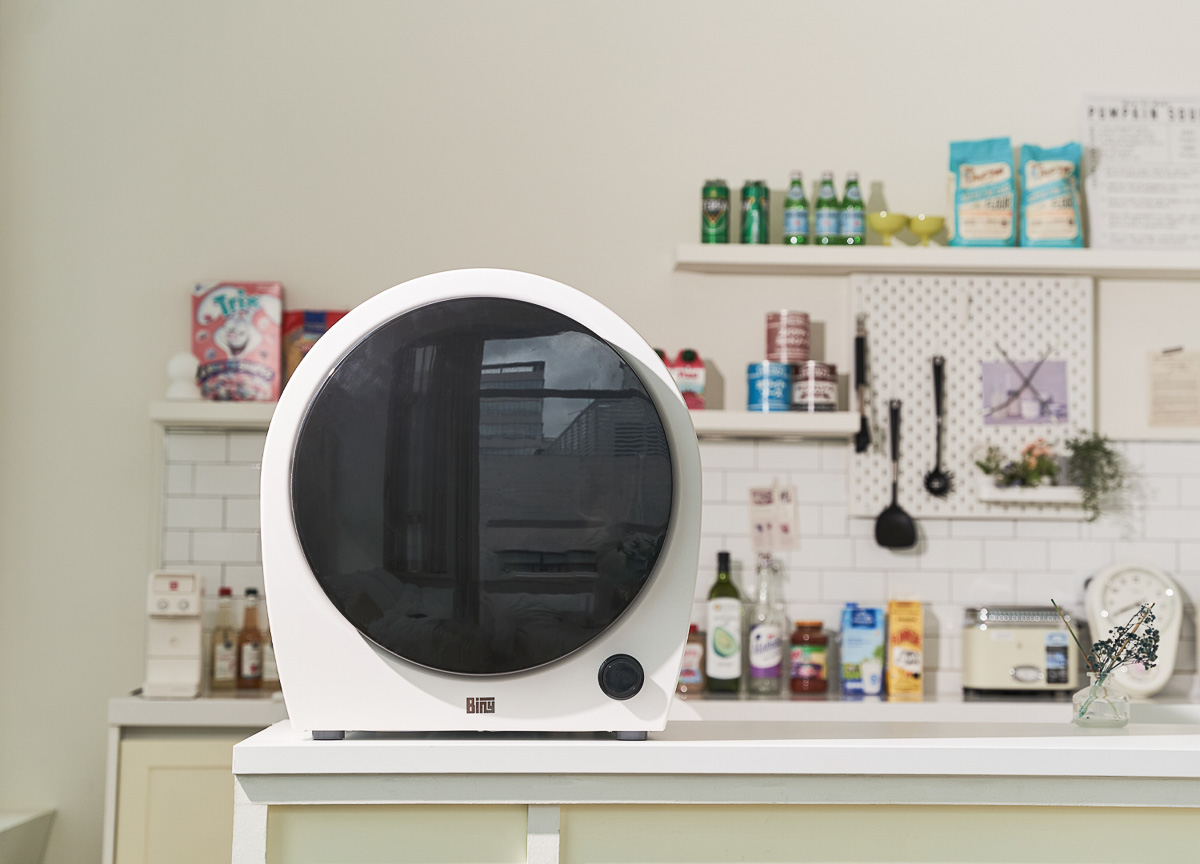 小型だけど意外と入る。約3kgの洗濯物を乾燥できる「Biny