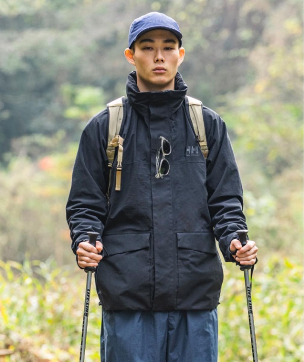 海でも山でも街でも使えるヘリーハンセンの新作レインウエア