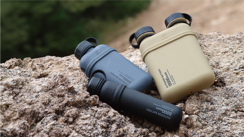 専用ギア付きアウトドア系モバイルバッテリーって今までなかったかも