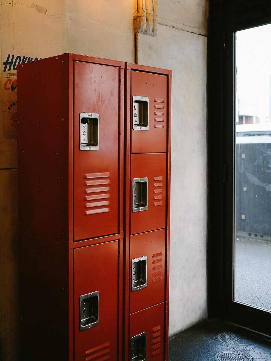 スチールロッカーを自宅に置けばハリウッド映画でよく見る光景にできる