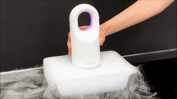 クローゼット内の空気環境を劇的に快適化する｜衣類ケアデバイス