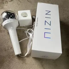 2026年最新】グループ名：NiziU ペンライトの人気アイテム - メルカリ