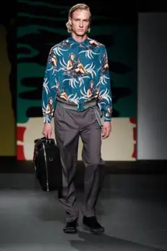 2026年最新】PRADA 14SS シャツの人気アイテム - メルカリ