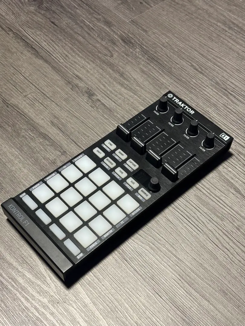 2026年最新】traktor kontrol f1の人気アイテム - メルカリ