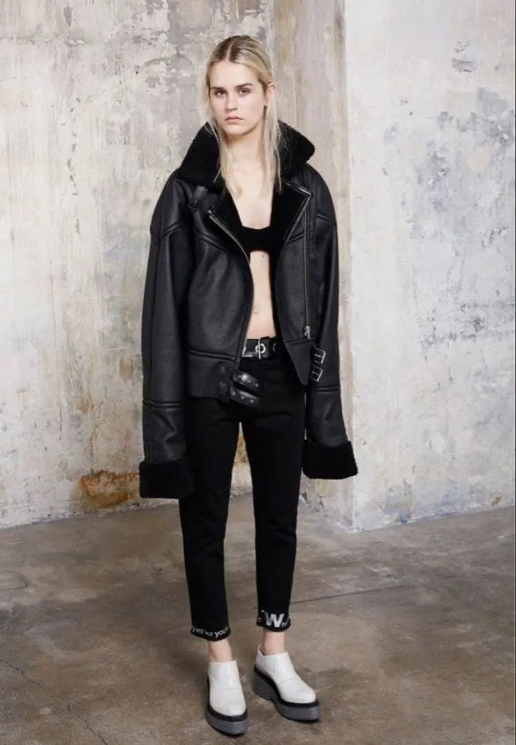 m56566413252_1.jpg?1763981158