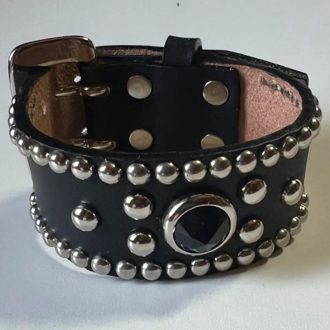 2026年最新】ウルフズヘッド リストバンドの人気アイテム - メルカリ