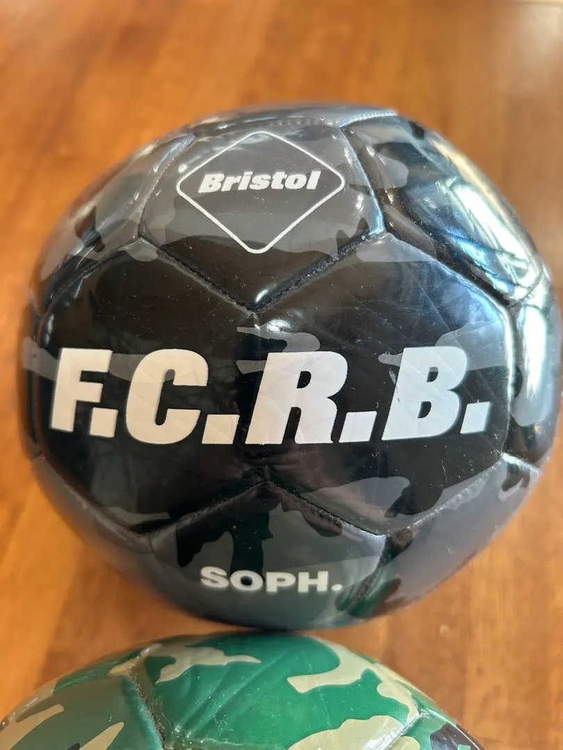 2026年最新】f.c.r.b. サッカーボールの人気アイテム - メルカリ