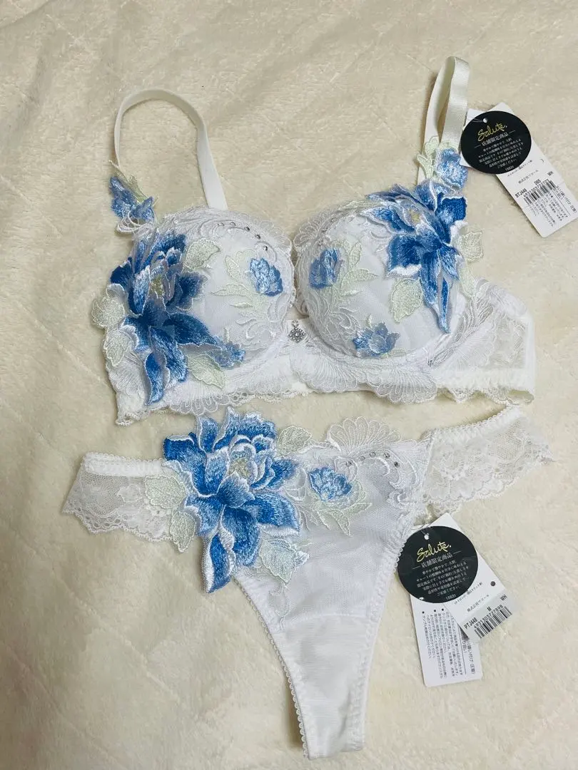 2026年最新】サルート 迎賓の薔薇の人気アイテム - メルカリ