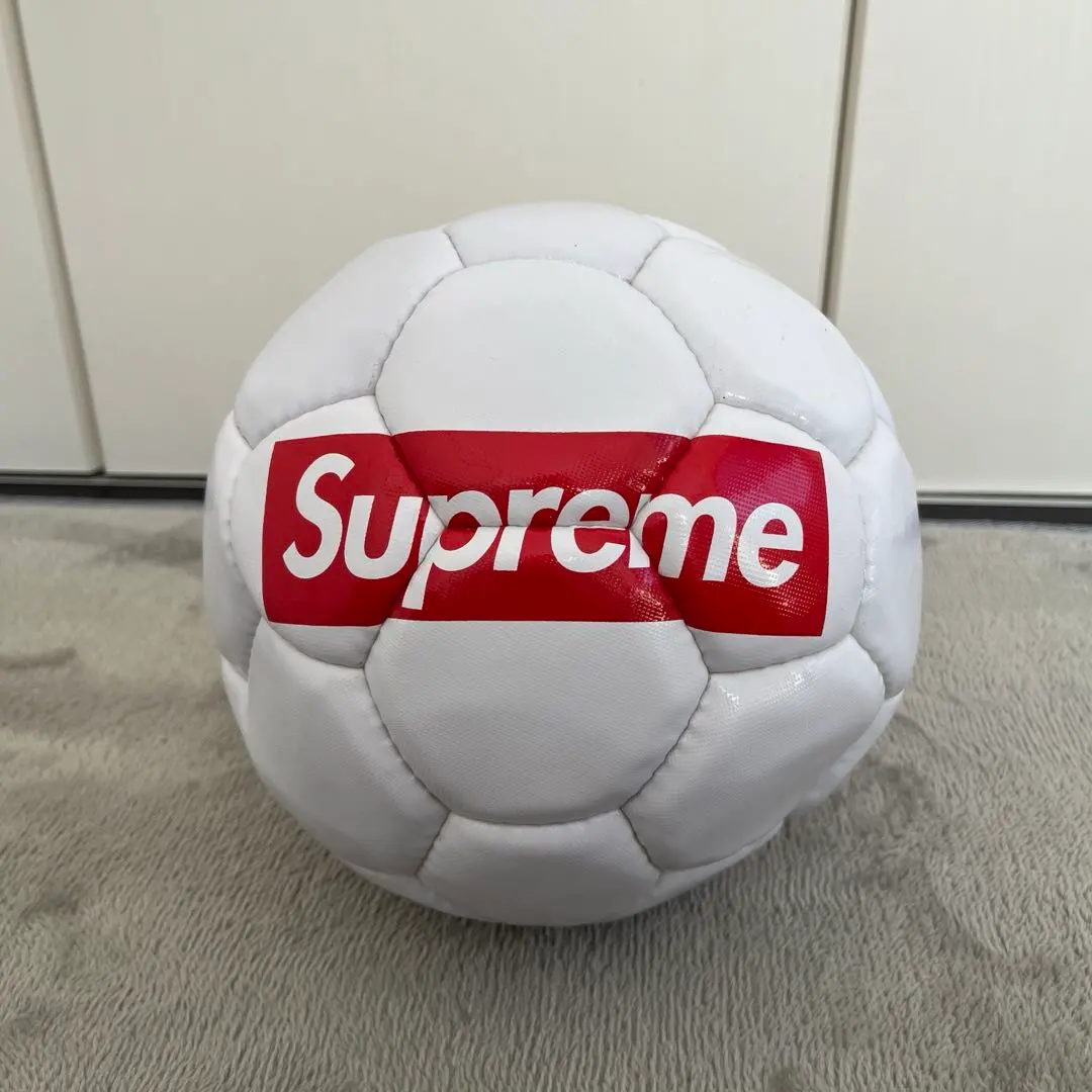 2026年最新】SUPREME umbro soccer ballの人気アイテム - メルカリ
