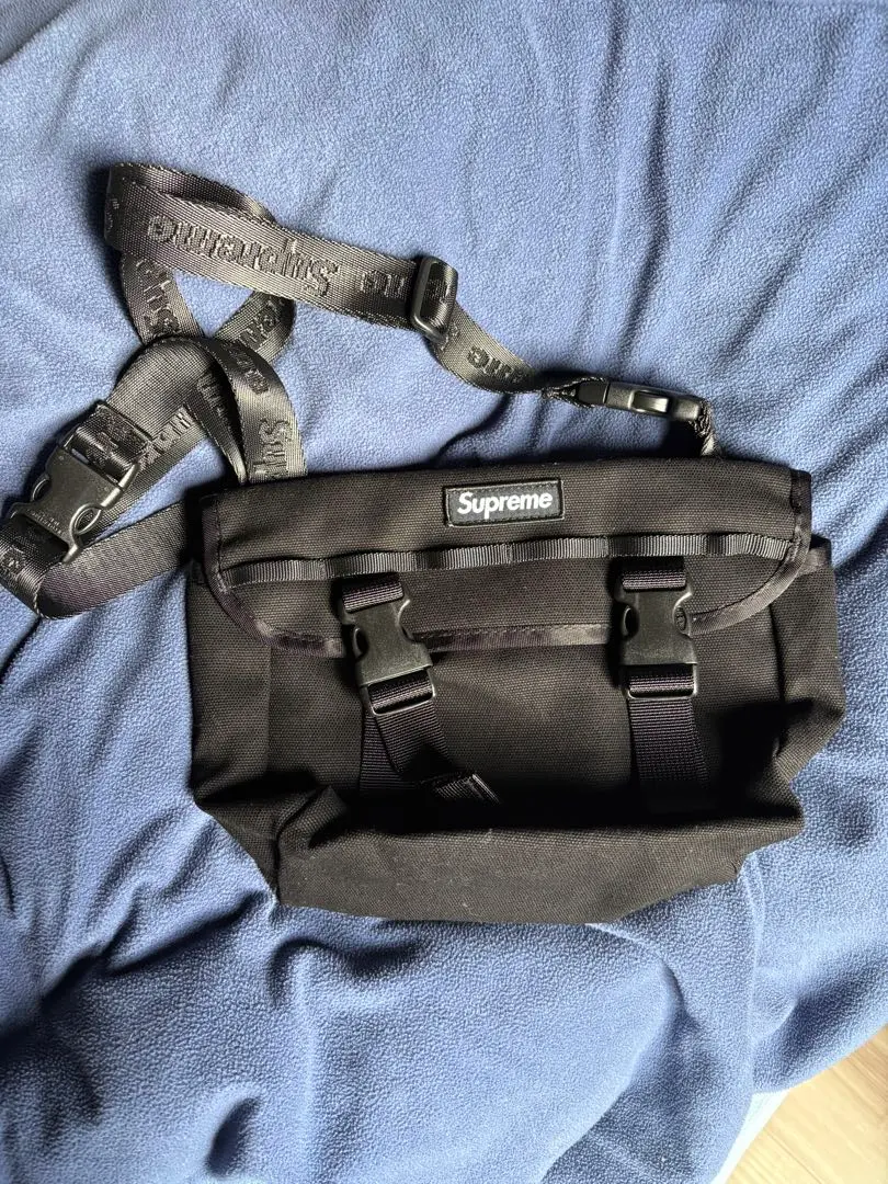 2026年最新】supreme 22ss small messenger bagの人気アイテム - メルカリ