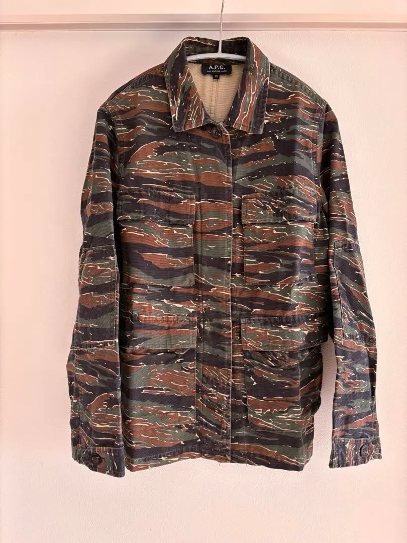 2026年最新】APC 迷彩ジャケットの人気アイテム - メルカリ