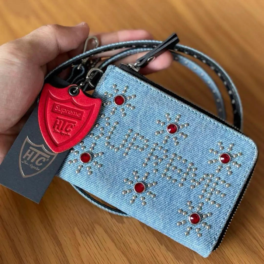 2026年最新】supreme htc studdedの人気アイテム - メルカリ
