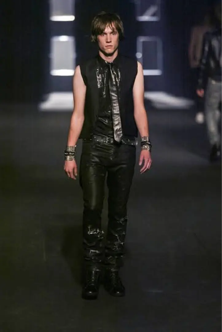 2026年最新】Dior Homme カラー：ブラック系 ベルトの人気アイテム