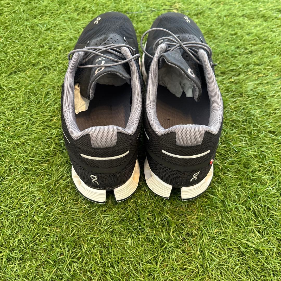 On オン　ブラック スニーカー　CLOUD クラウド　28.0cm