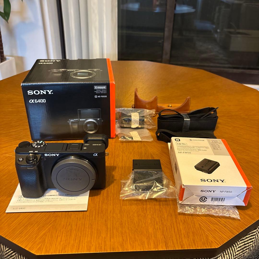 SONY α6400 ミラーレスカメラ 本体　美品 α6400 ミラーレス一眼カメラ パワーズームレンズキット ブラック ILCE